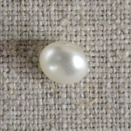 Bouton perle aplatie nacré sur pied diamètre 8 mm