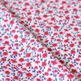 Tissu fleurs rouge et bleu sur popeline de coton blanche